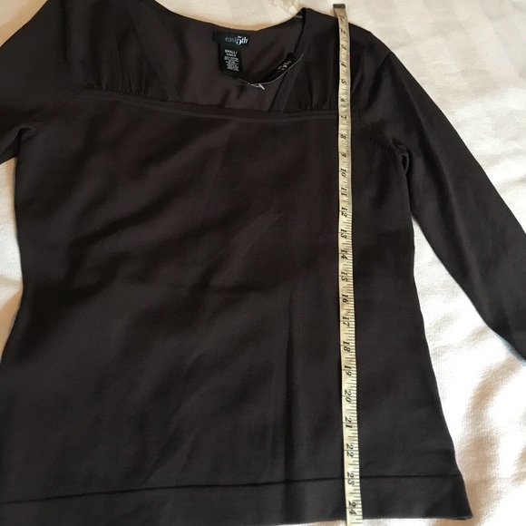 SALE❤️East 5th - Picture 2 of 2